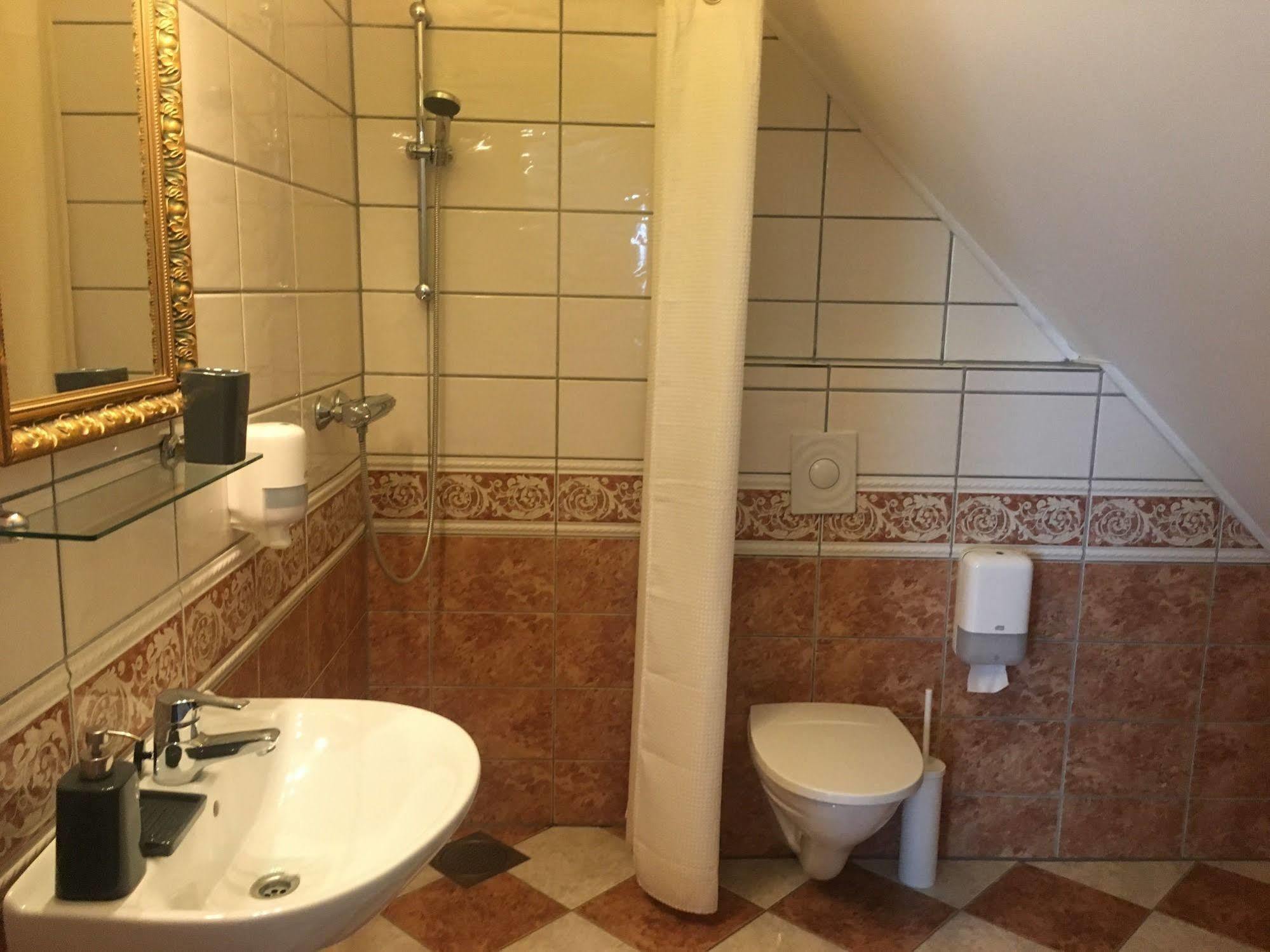 Charlottenlund Gjestehus *